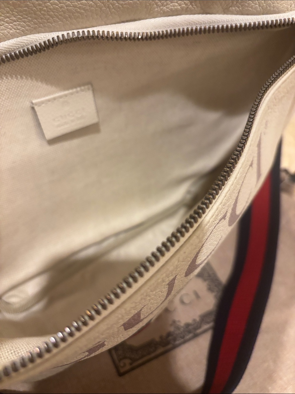 COA Authentic Gucci Unisex Large Bum Bag - Pristine Condition - Picture 10 of 10